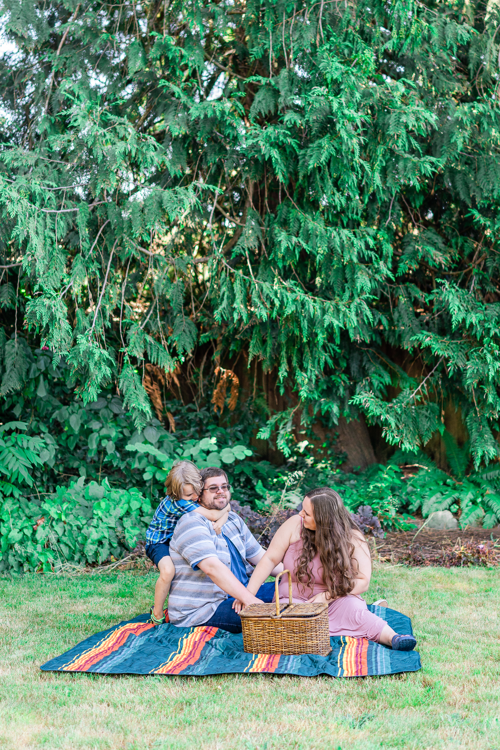 backyard family photoshoot