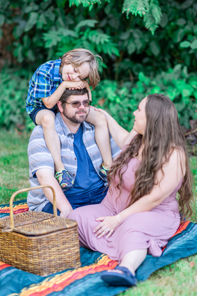 backyard family photoshoot